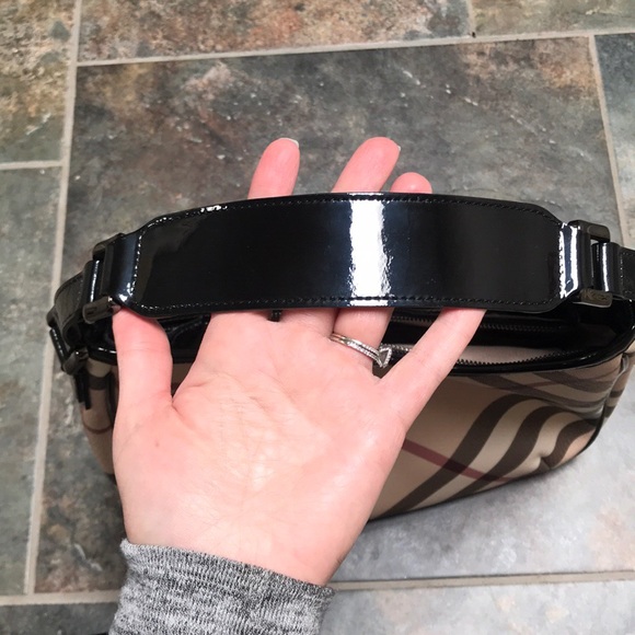 Burberry Nova Check Hobo Handbag - Picture 3 of 8